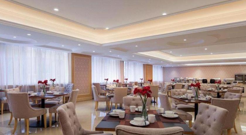 Vienna Hotel Huizhou (Huabianling Square Branch) 39/50