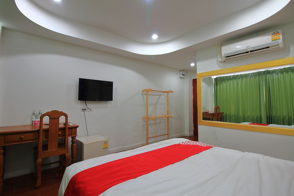OYO 410 Diamond Boutique Hostel 8/20