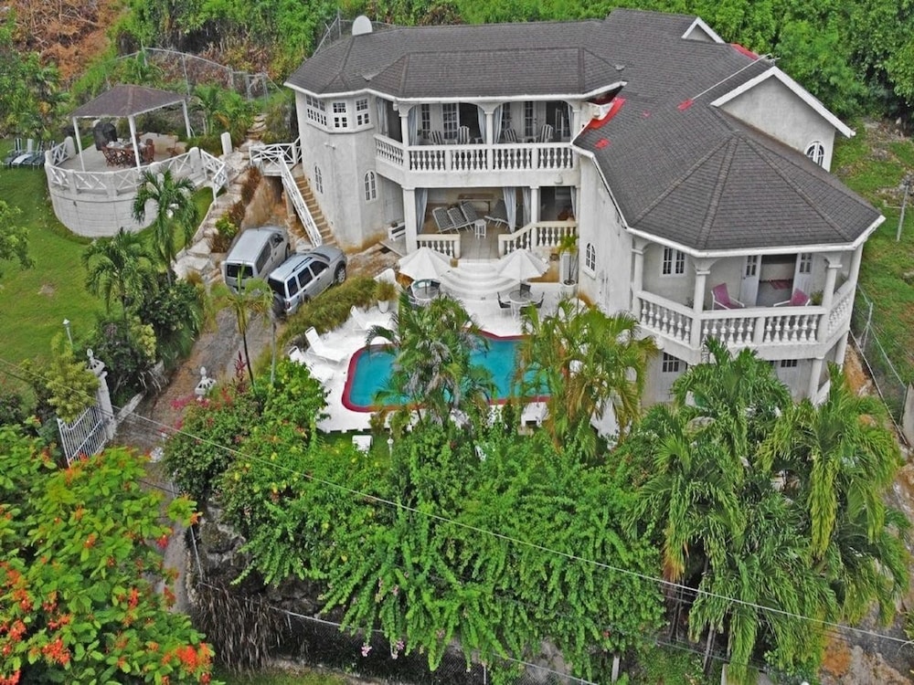 Sea Symphony Villa 2/50