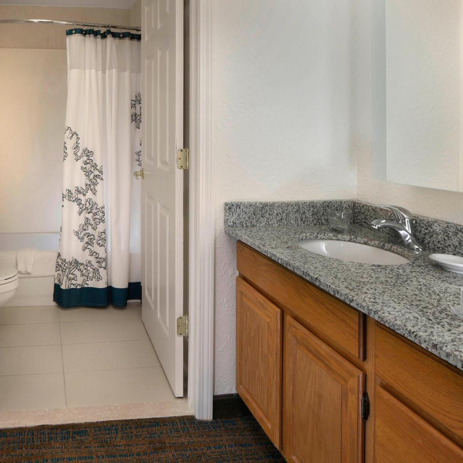 جناح بغرفتي نوم مع أريكة، Residence Inn Marriott Danbury 3/3