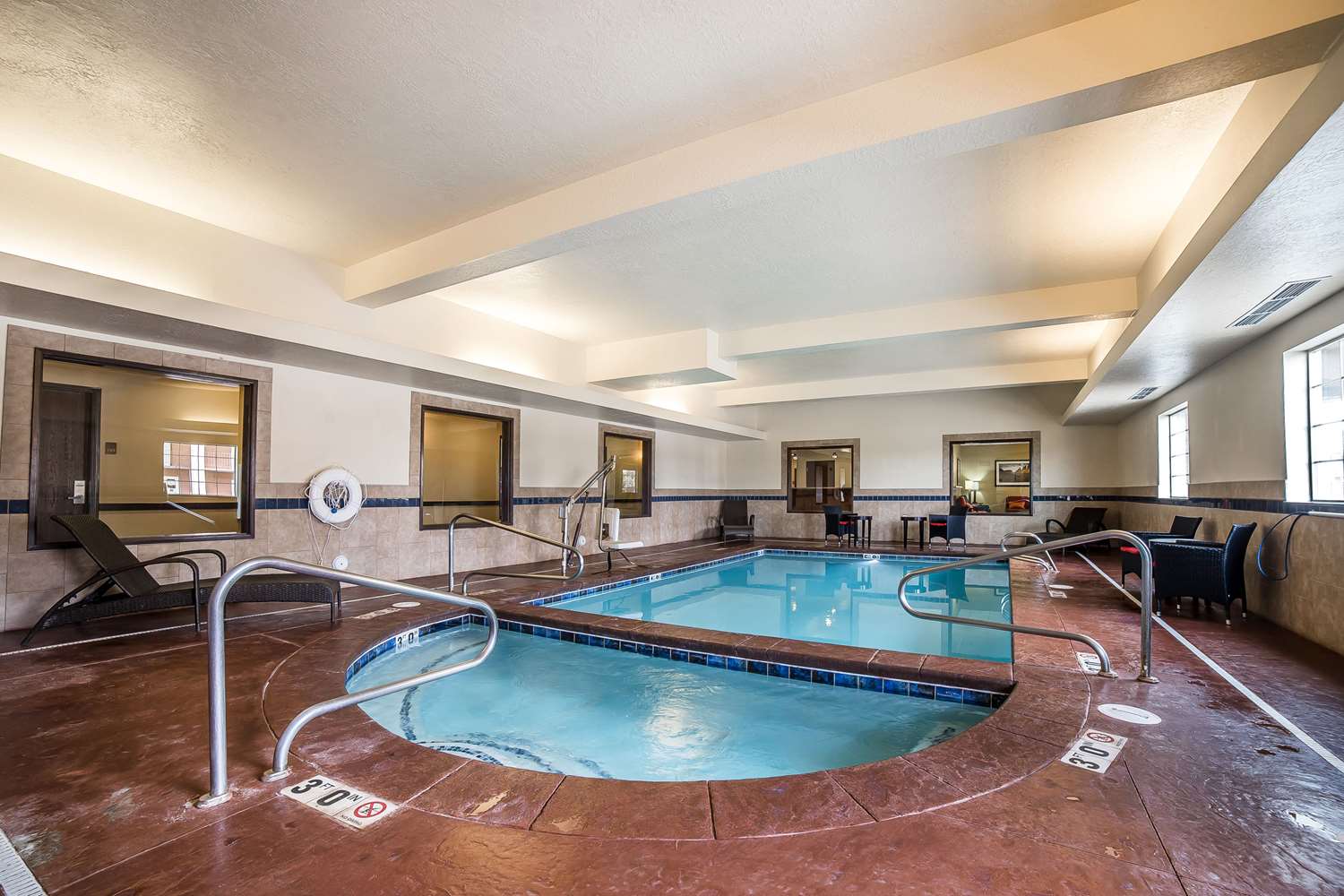 COMFORT INN BALLARD-ROOSEVELT 18/30