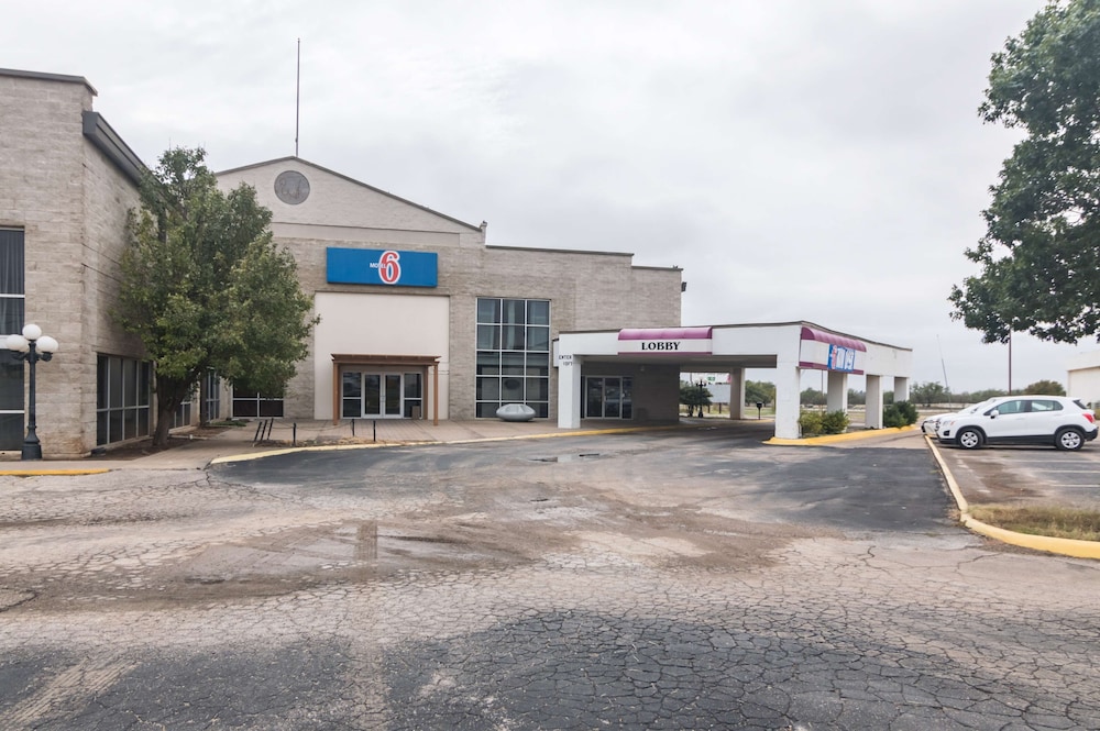 Motel6 Snyder, TX 45/59