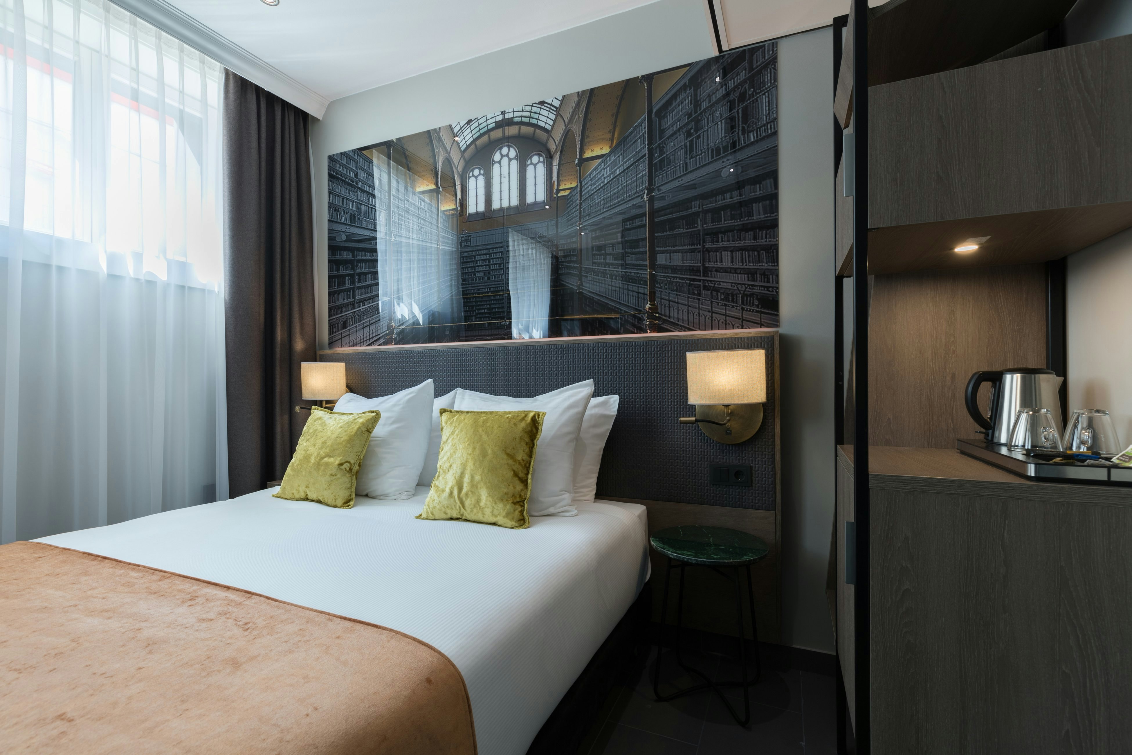 Comfort, Double Bed, Partial View، Leonardo Hotel Amsterdam Museum Quarter 3/4