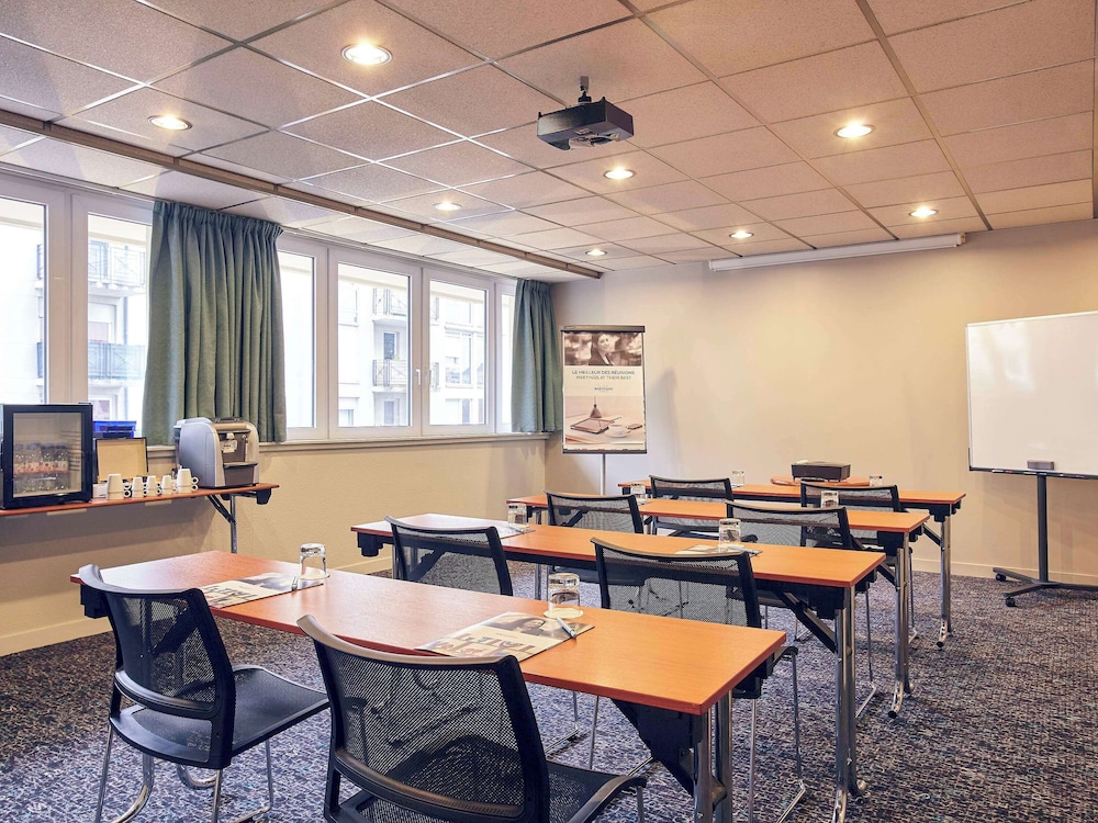 Mercure Marne la vallee Bussy St Georges 50/52