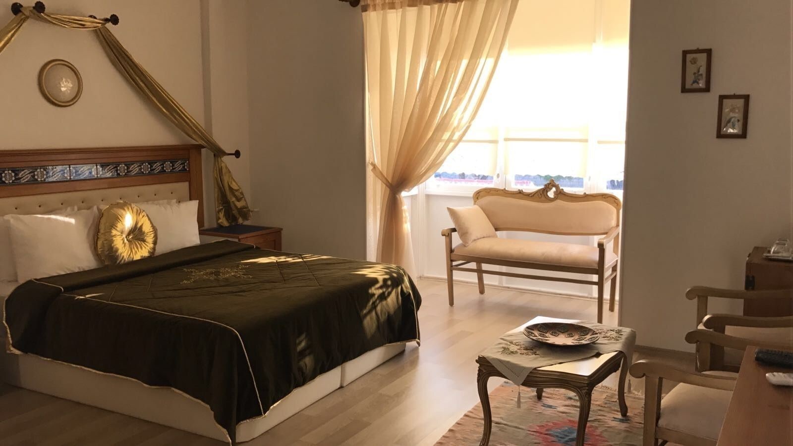 SUPERIOR, DOUBLE BED