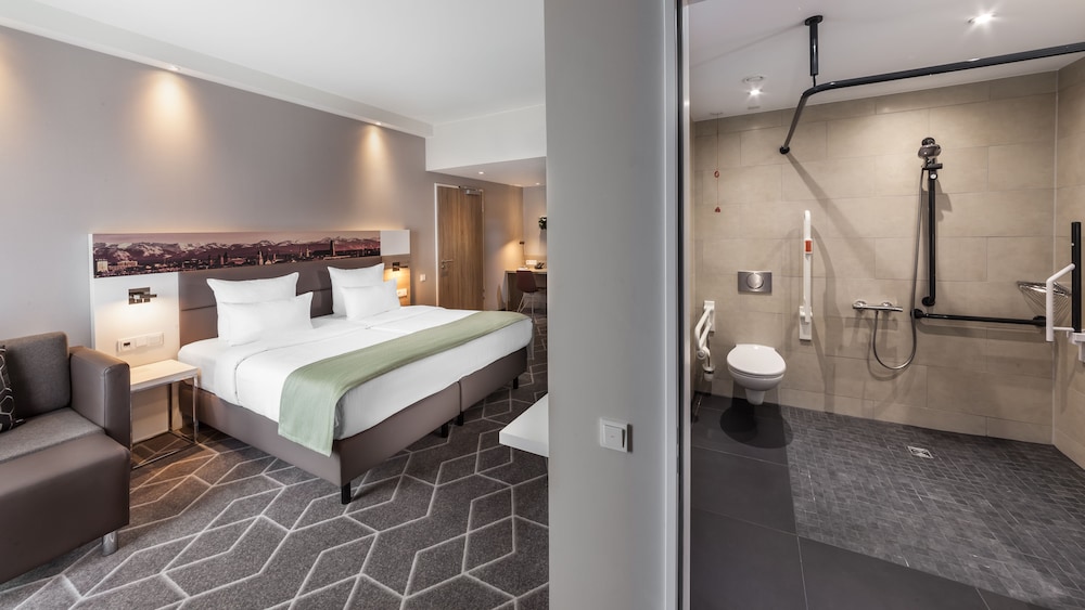 Holiday Inn Express Munich - City East 80/80