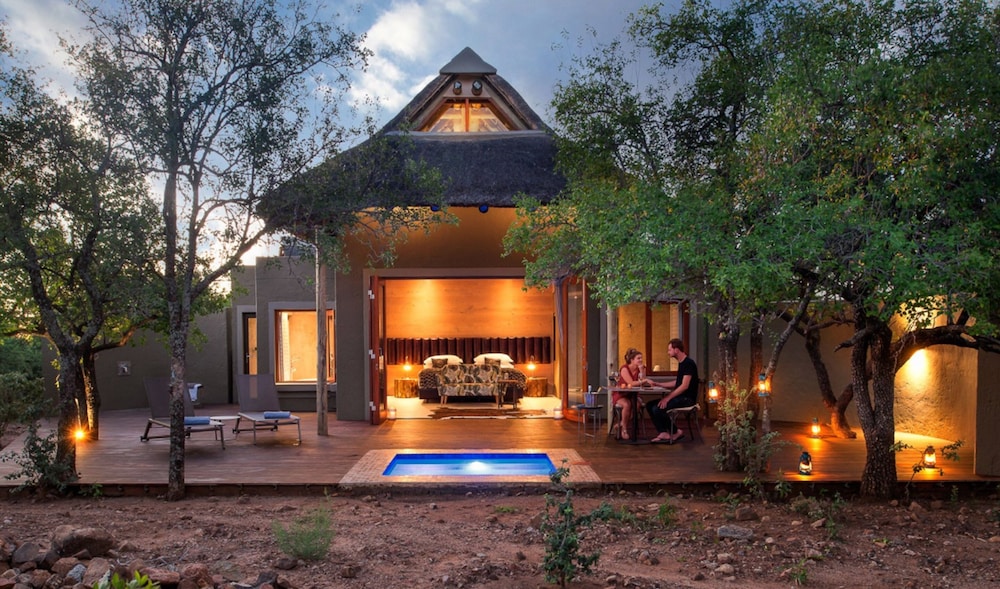 Lush Private Game Lodge 2/50