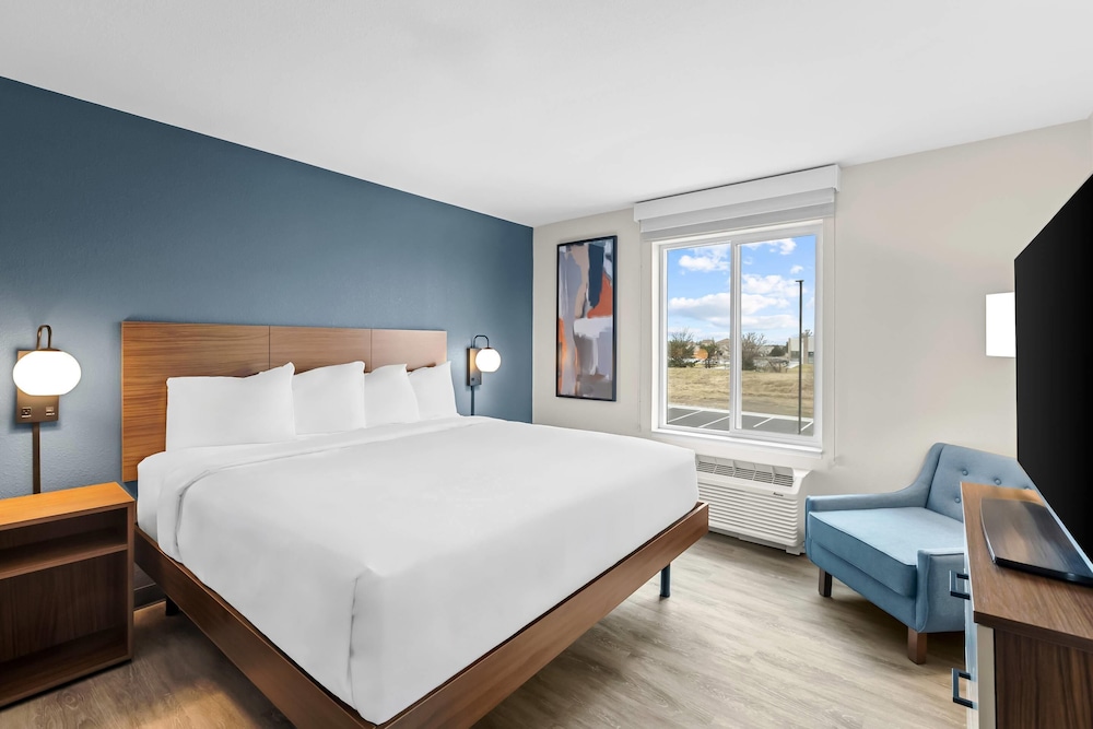 Everhome Suites Wichita Northeast 25/56