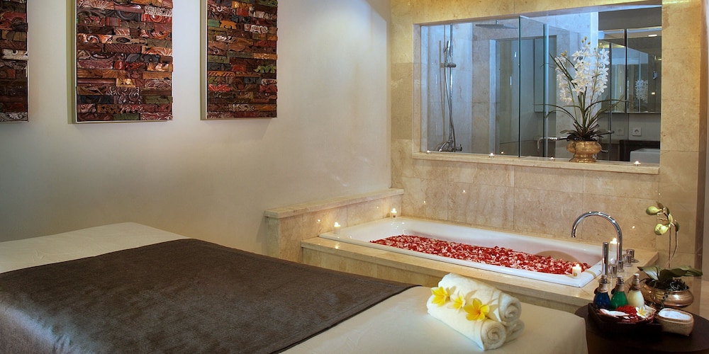 Royal Kamuela Villas & Suites at Monkey Forest Ubud – Adults Only 35/75
