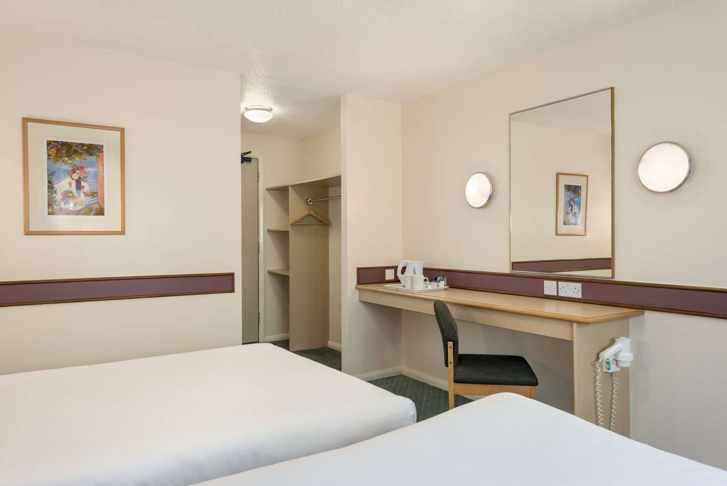 Days Inn by Wyndham Sheffield M1 4/10