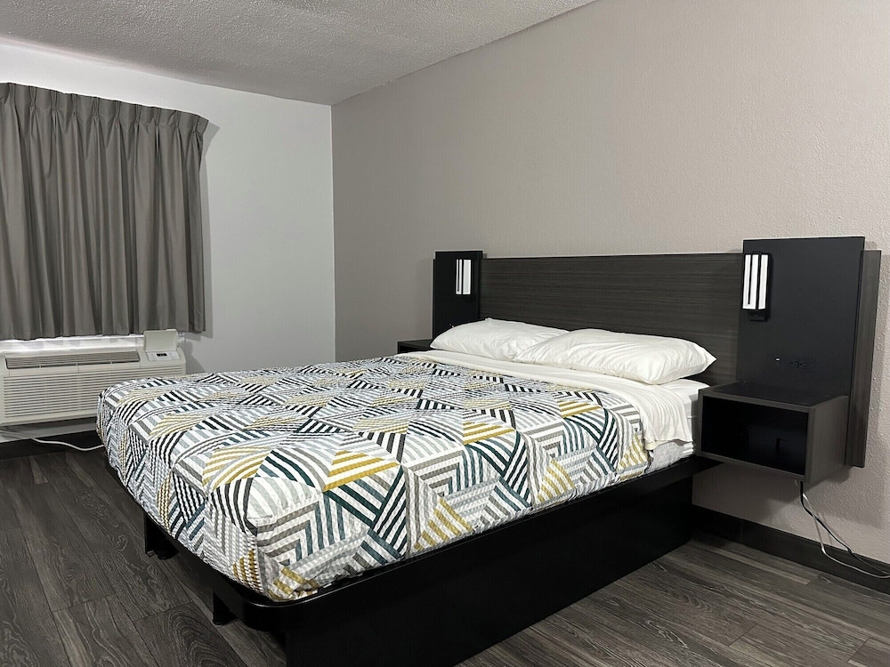 Motel6 Omaha, NE 33/55