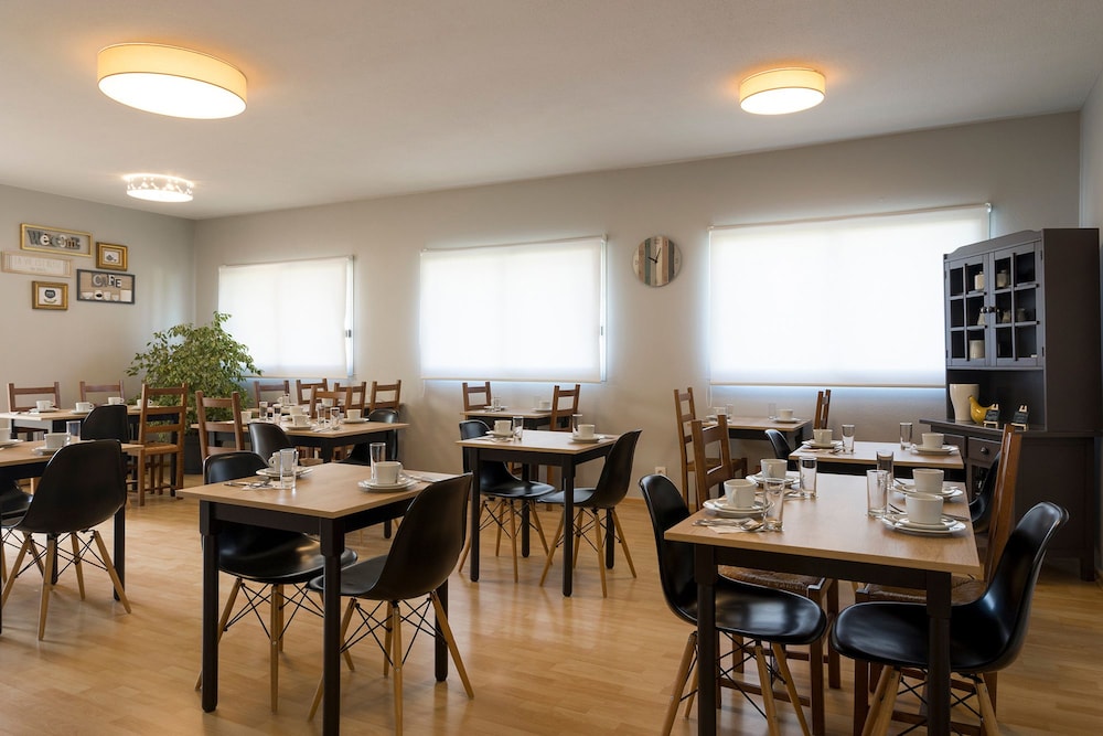 Hotel the Originals Narbonne Le Puech 55/65