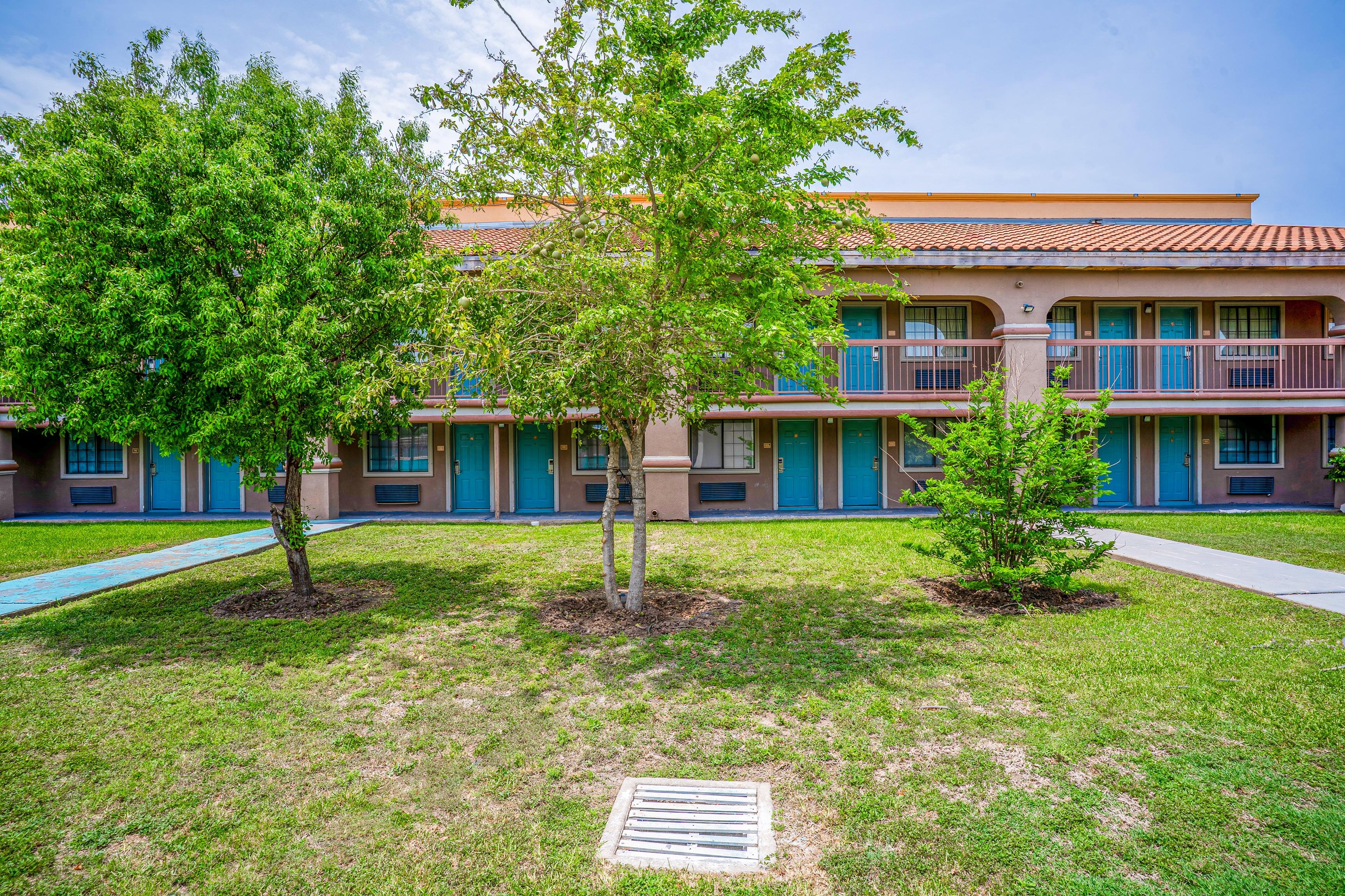 Lone Star Inn & Suites Harlingen TX 54/60