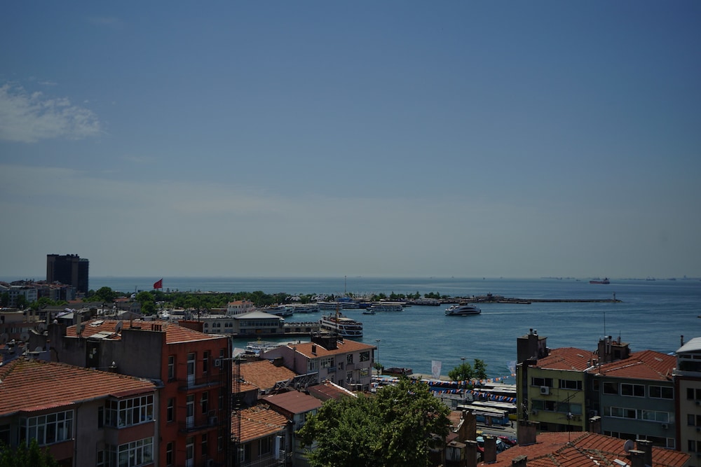 SIDONYA HOTEL 65/66