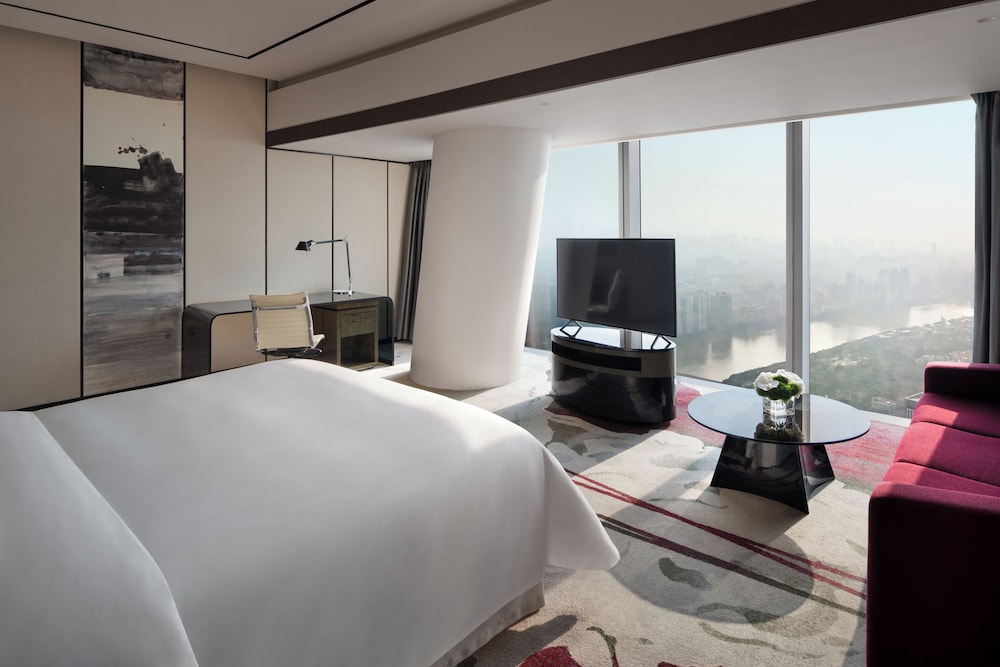 PREMIER, KING BED, RIVER VIEW