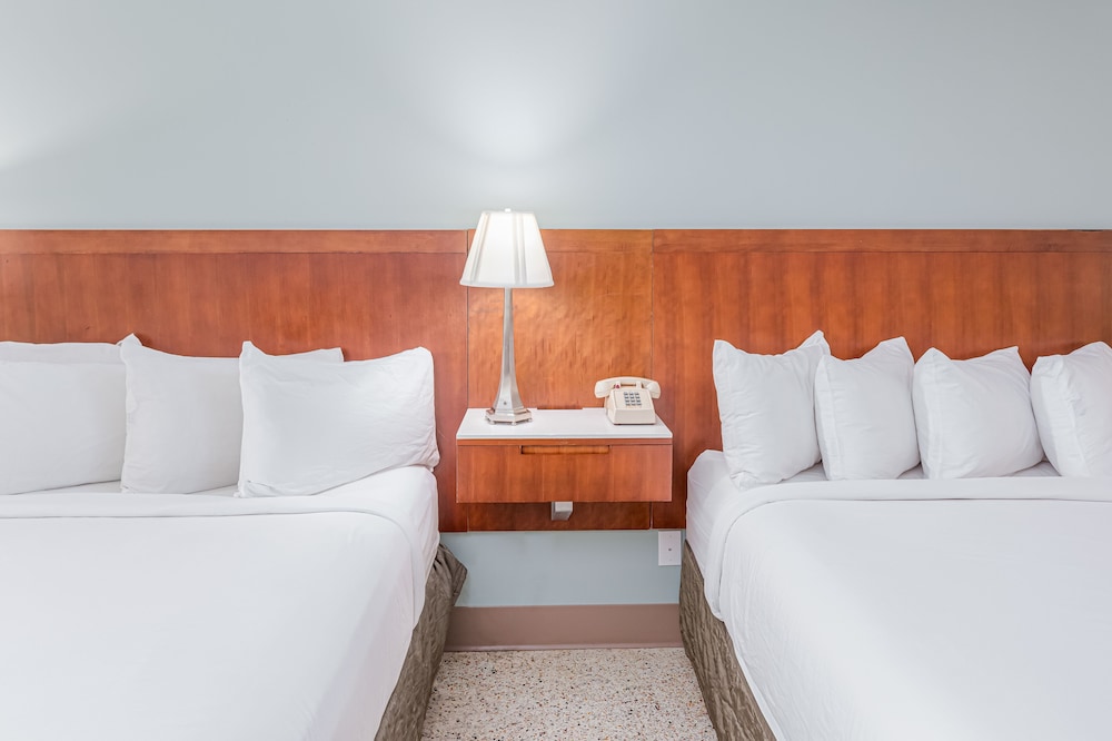 Bikini Beach Resort Motel 10/32