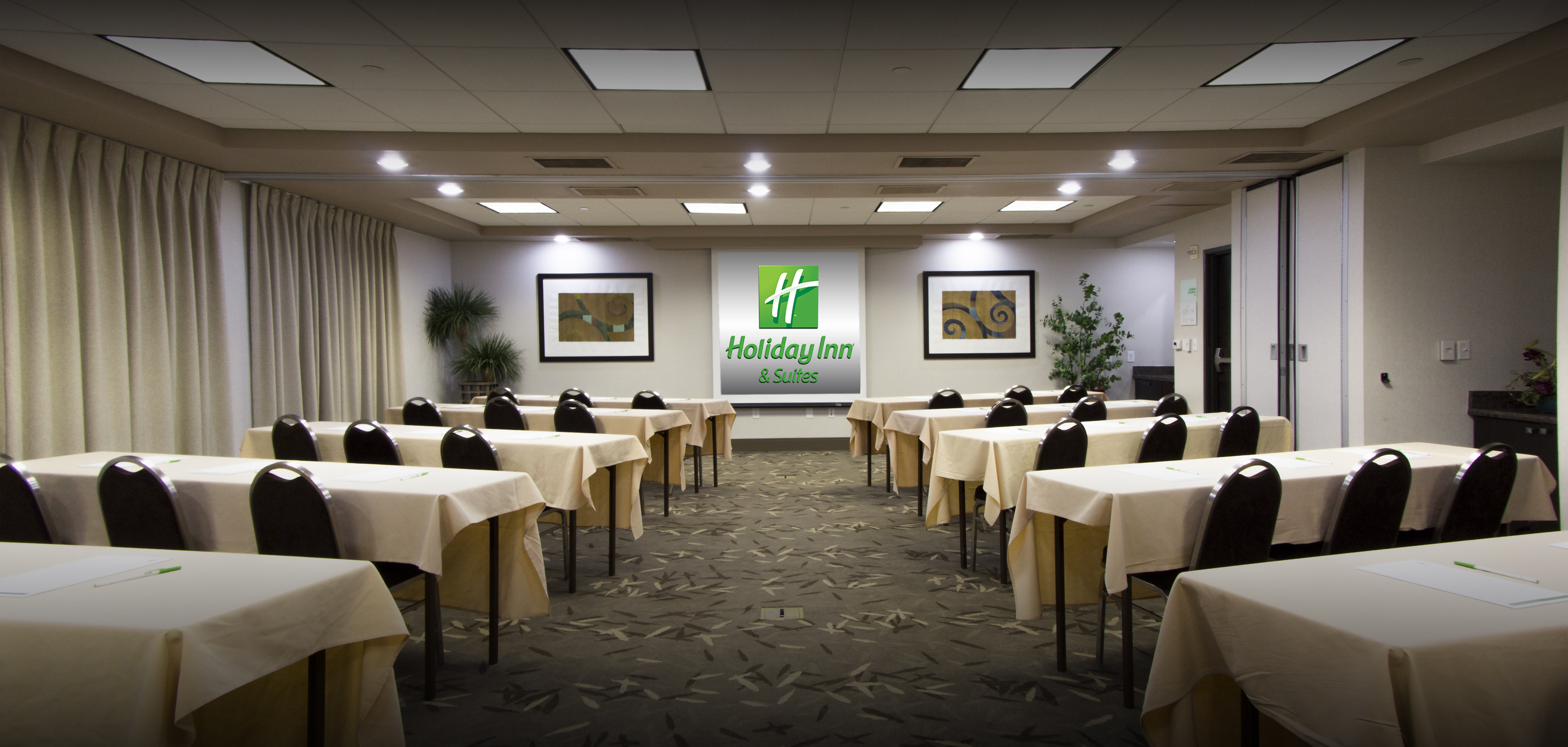 Holiday Inn And Suites Scottsdale North Airpark Ex Wingate By Wyndham Scottsdale 43/50