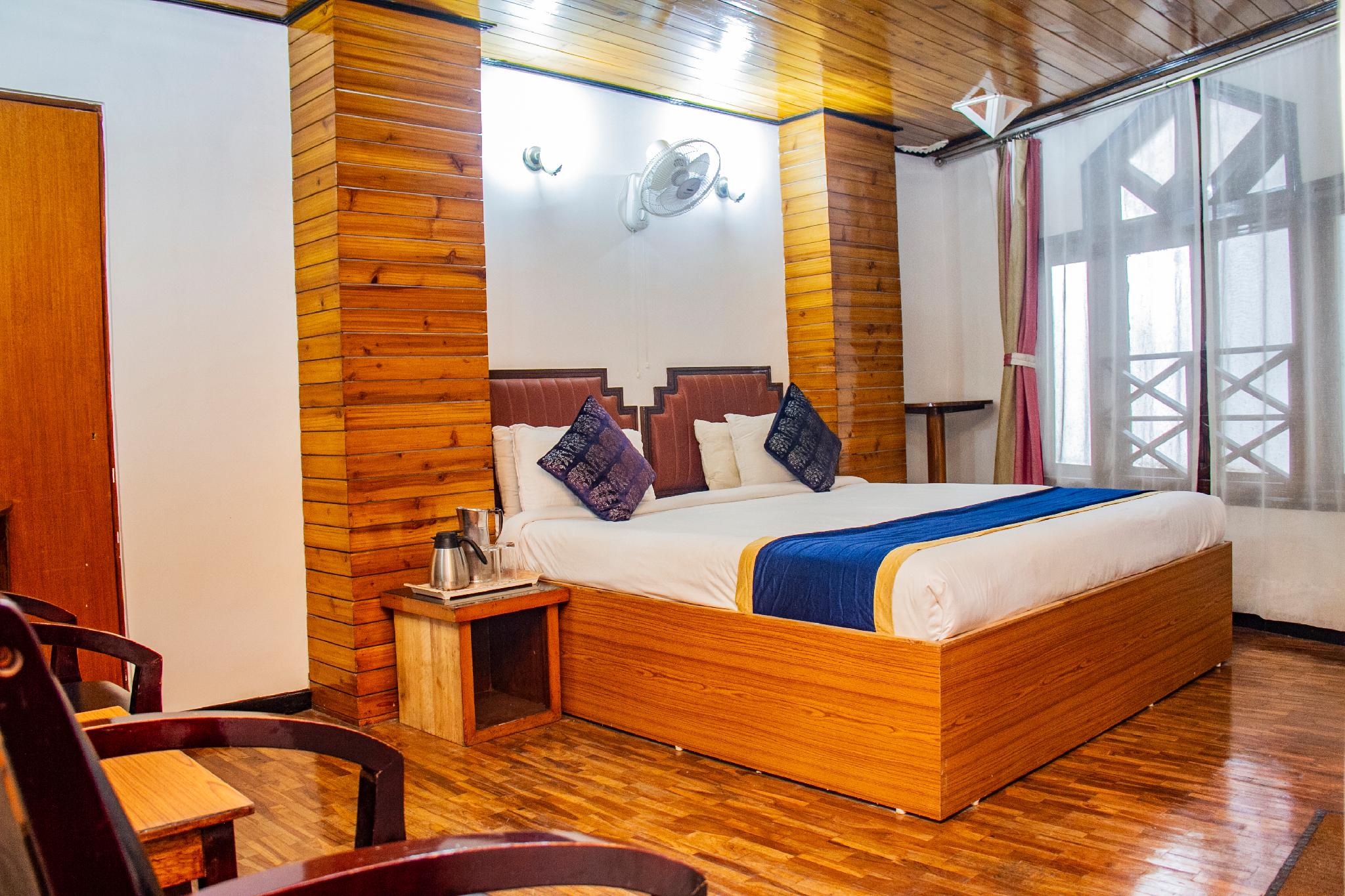 Super, Deluxe, Double Bed, Central Hill Resort Gangtok 2/2