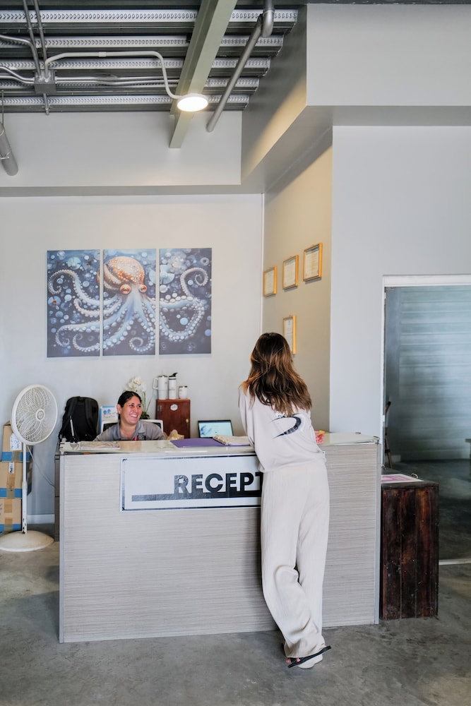 Sandbar Beachfront Hostel And Restaurant 13/74