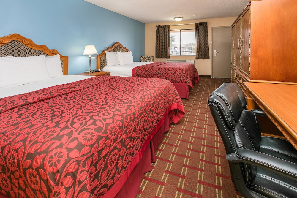 Days Inn by Wyndham McKinney 28/56