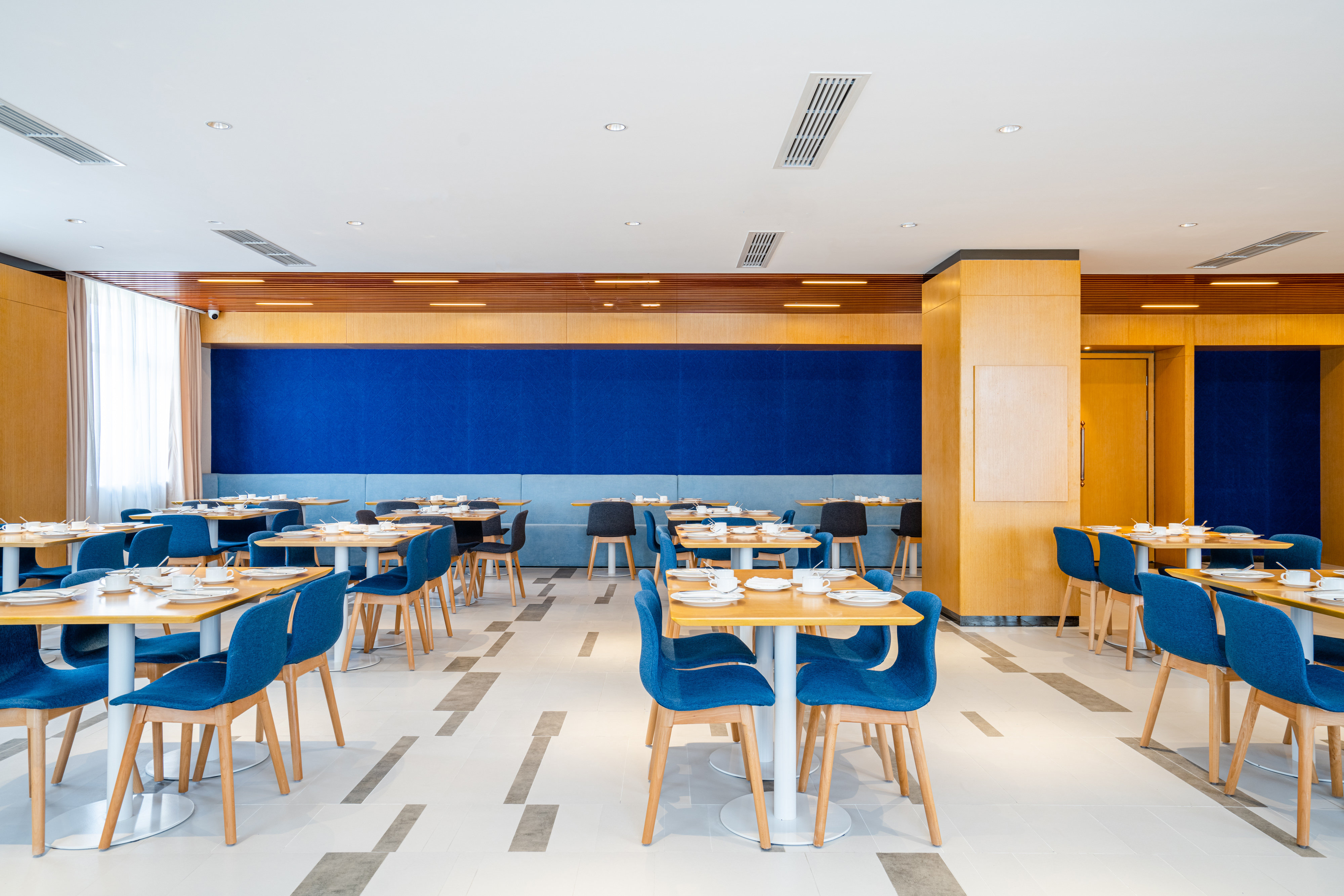 Holiday Inn Express Litang 70/78