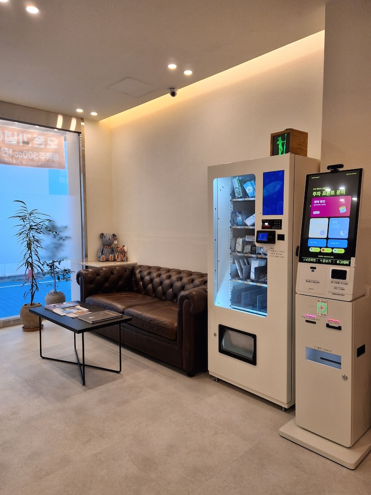 JB Plus Hotel 49/65
