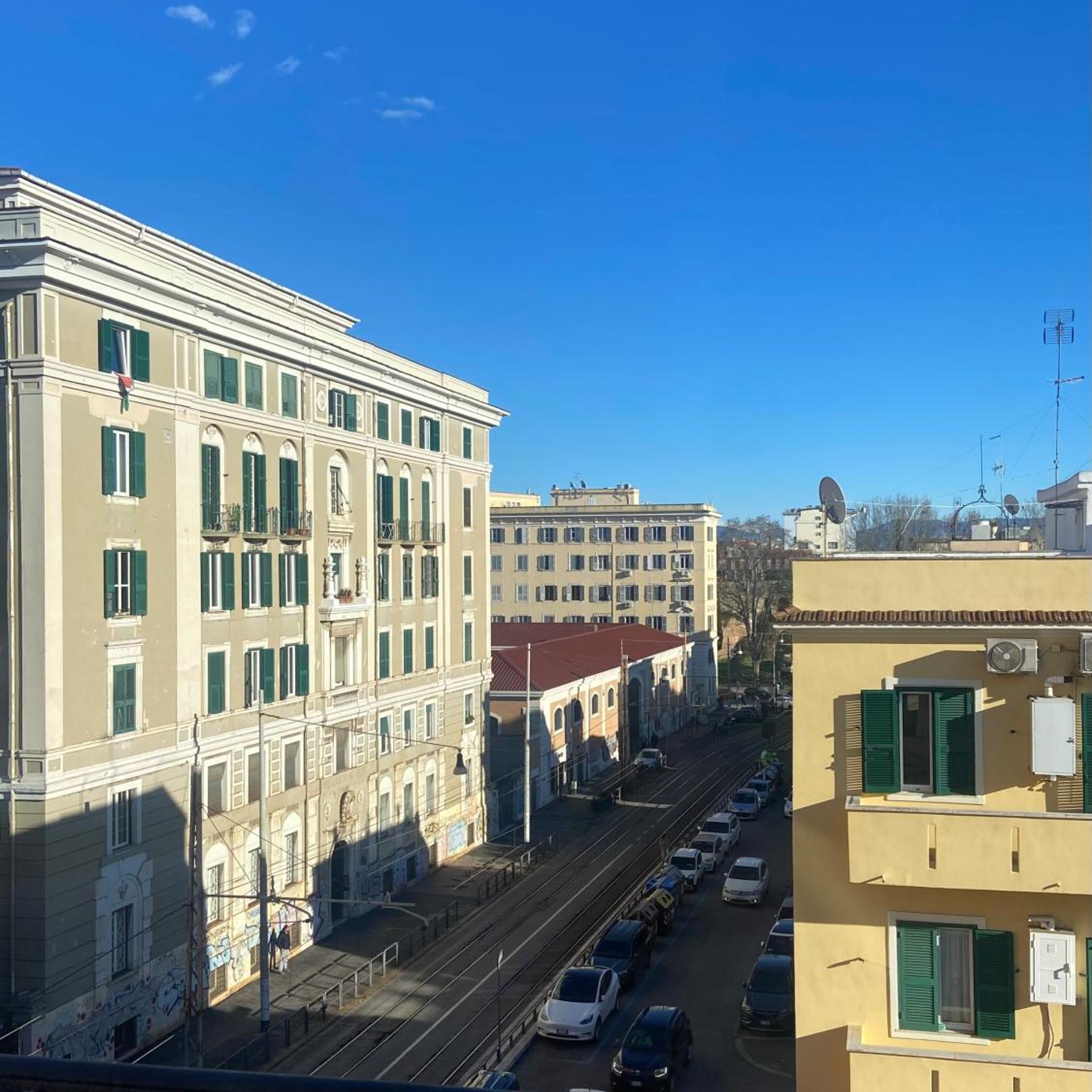 Hotel Center 1 7/32
