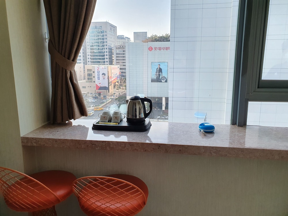 CNN Hotel 50/50