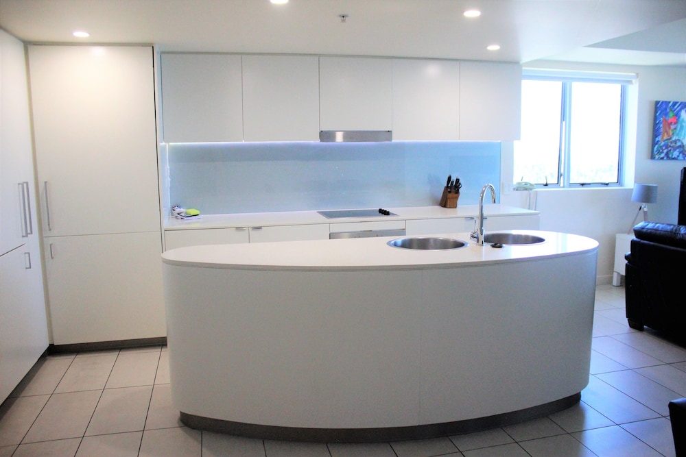 Blue C Coolangatta 6/77