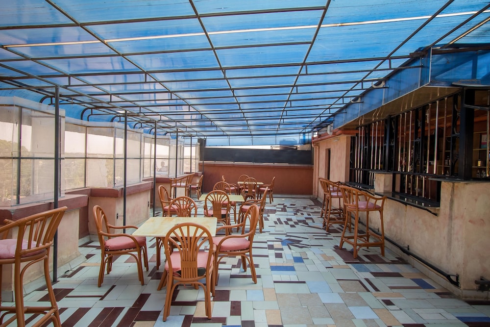 Alma Hotel 25/36