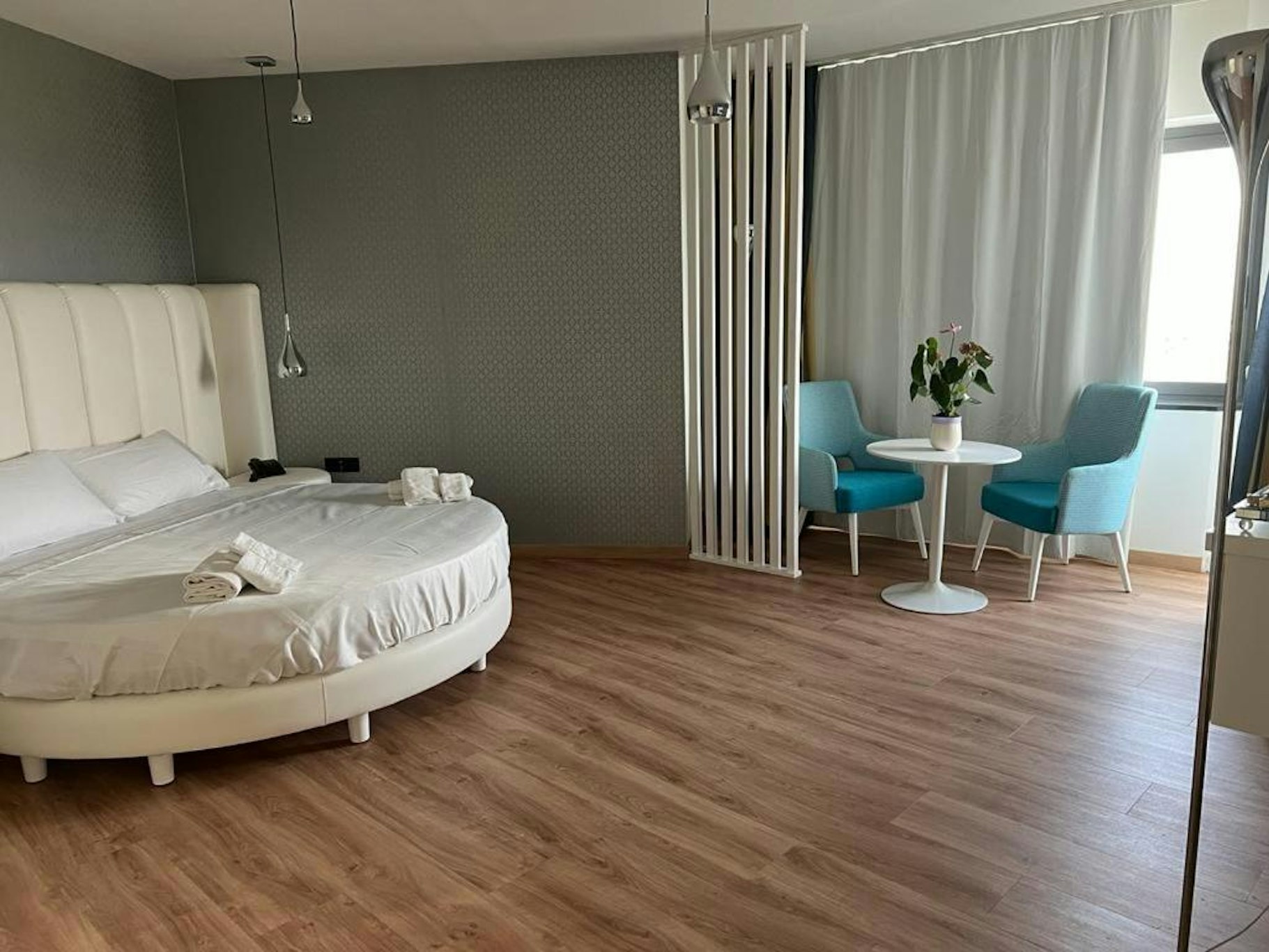 MIRABEAU PARK HOTEL 4/26