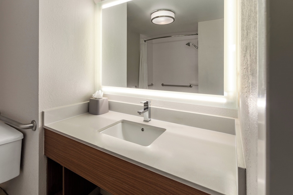 Holiday Inn Express New Albany - Louisville NW 47/50