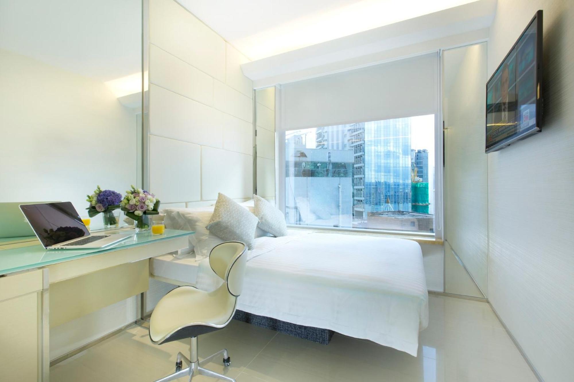Business, Premier, Queen Bed, Partial Harbour View
