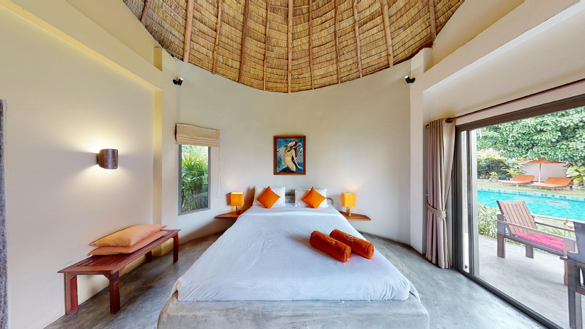 Garden, Deluxe, Bungalow, King Bed, Pool Side