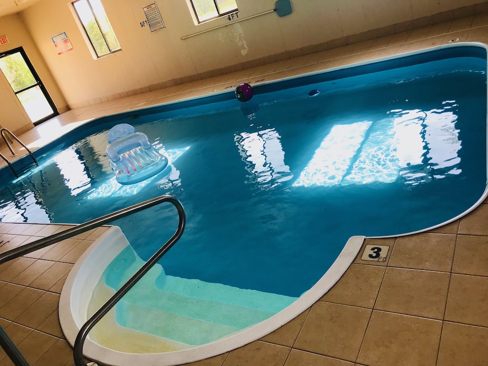 Americas Best Value Inn & Suites Pinckneyville 1/59