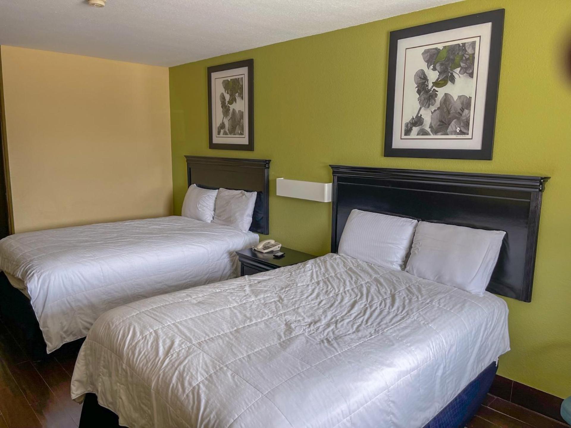 Deluxe Inn & Suites Corpus Christi I 37 13/27