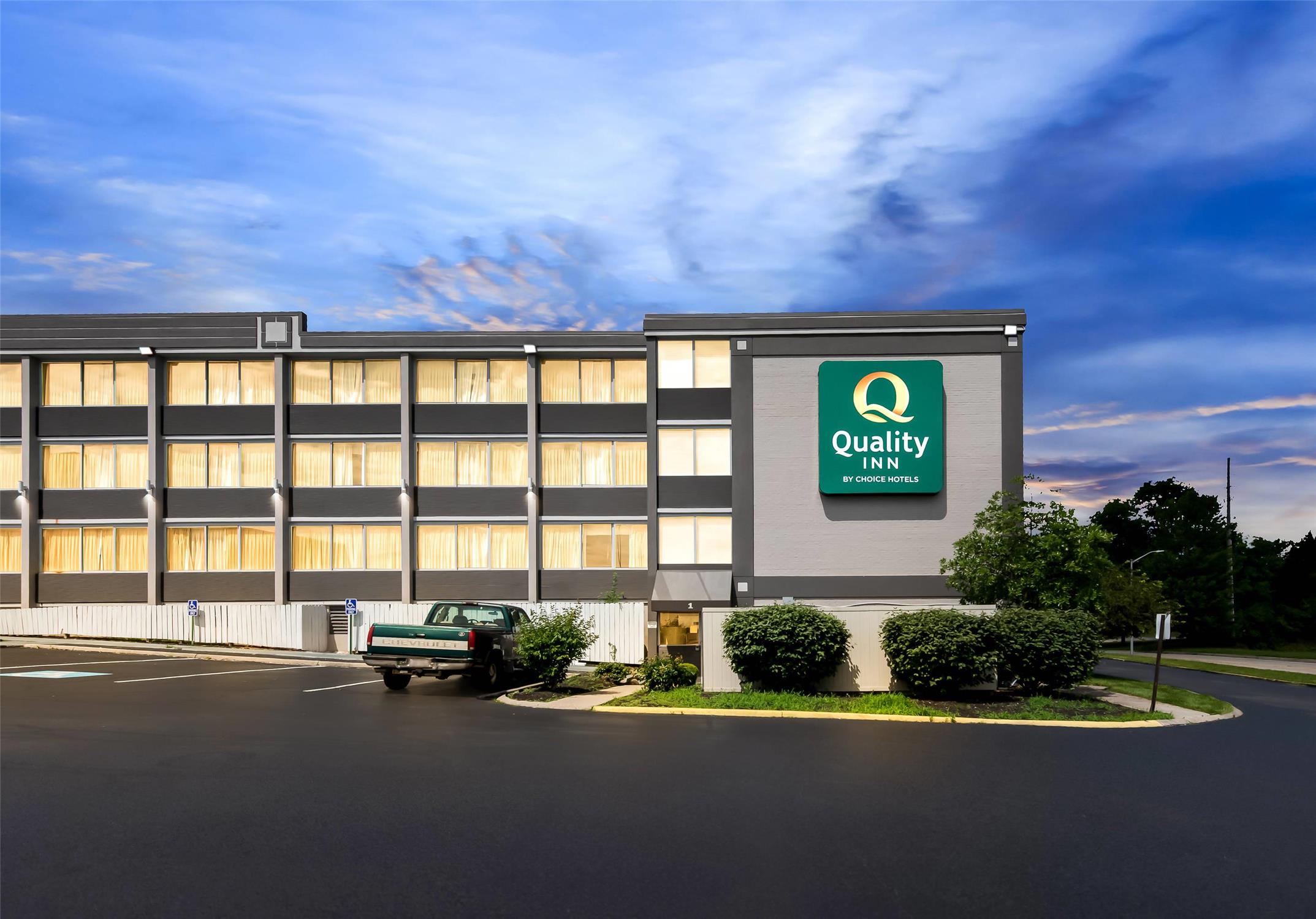 Quality Inn Dayton Airport Englewood Oh 2/48