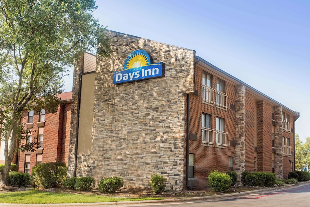 Days Inn by Wyndham Raleigh-Airport-Research Triangle Park 1/28