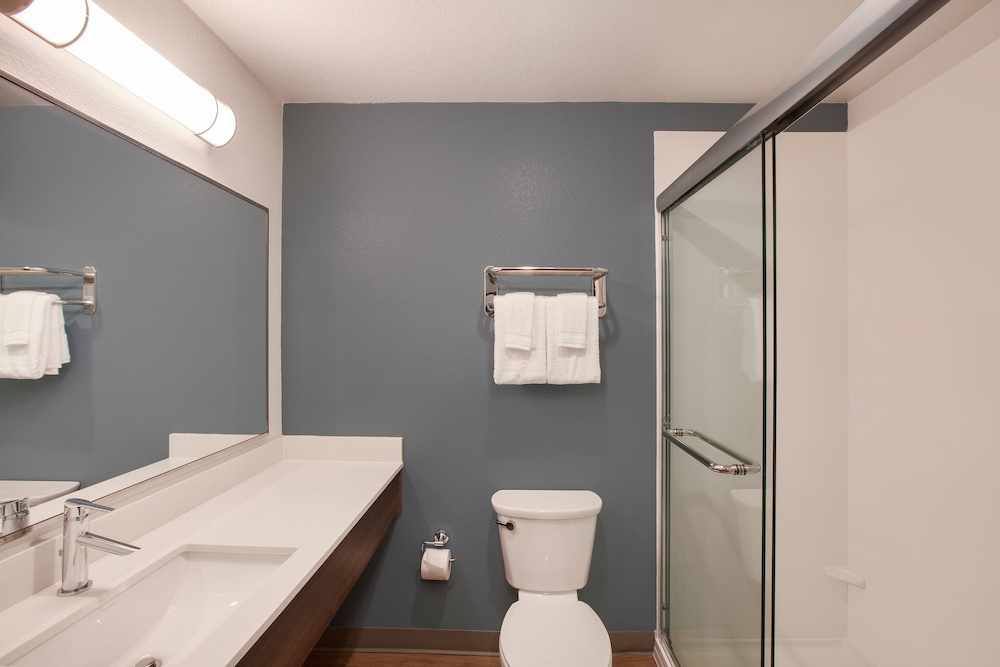 WoodSpring Suites Houston IAH Airport 46/48