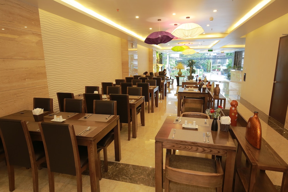 Inearth Hotel Hanoi (Ex. Poonsa Hanoi Hotel) 56/66