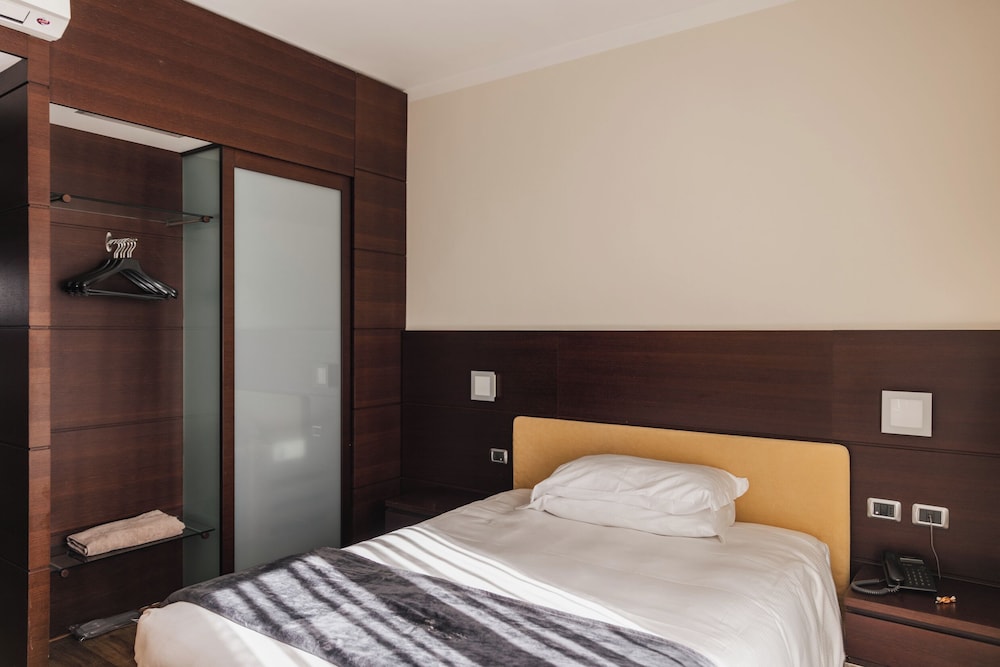 Standard, Single, Single Bed