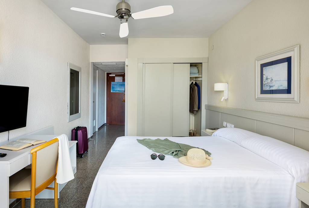 Room, Single, Double Bed