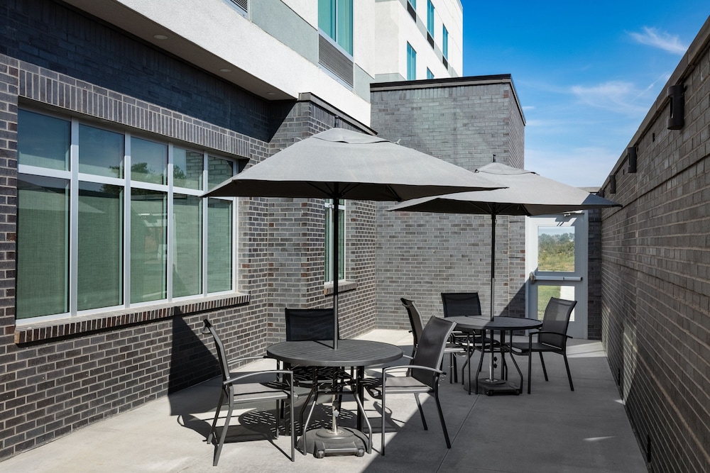 Fairfield Inn & Suites Omaha at MH Landing 25/39