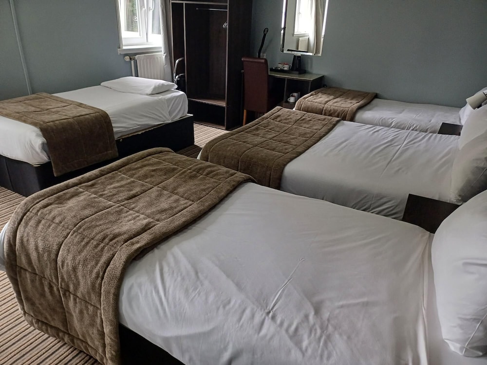 Kings Park Hotel 26/56