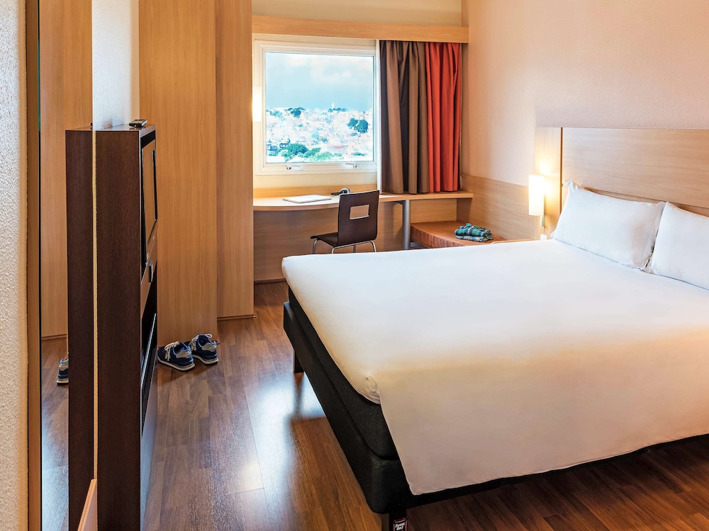 STANDARD, DOUBLE BED, ACCESSIBLE