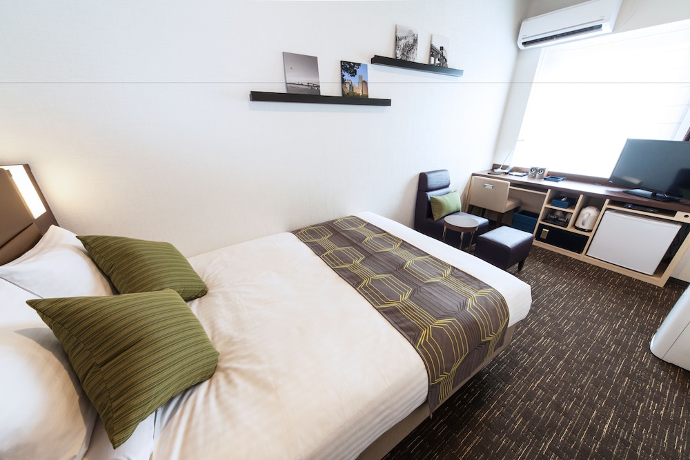 STANDARD, DOUBLE BED, NO CLEANING SERVICES