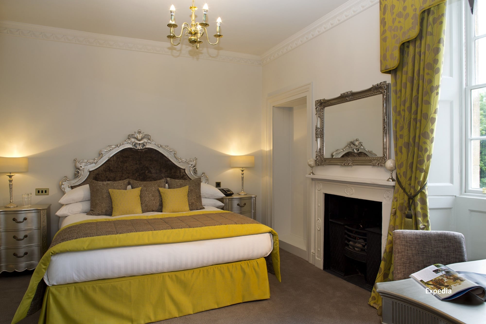 FEATURE, HOUSE, KING BED