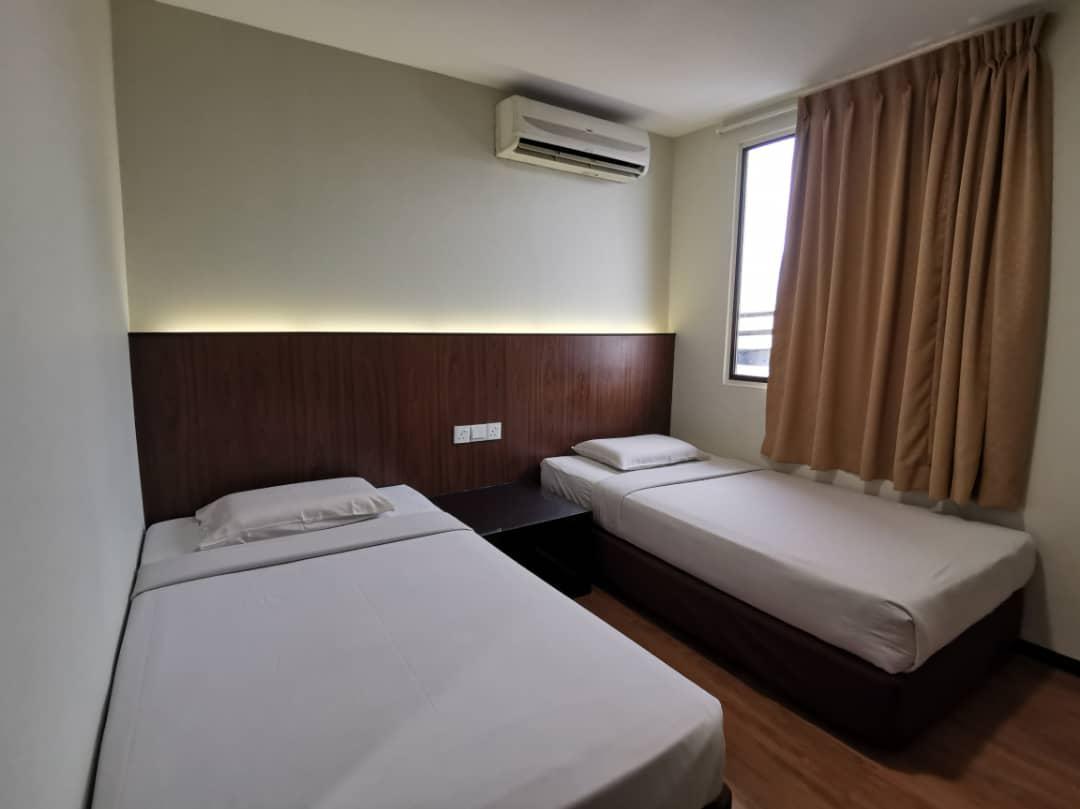 Hotel Holiday 8/38