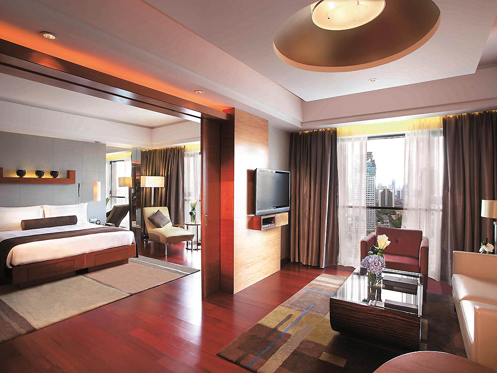 Pinnacle, Suite