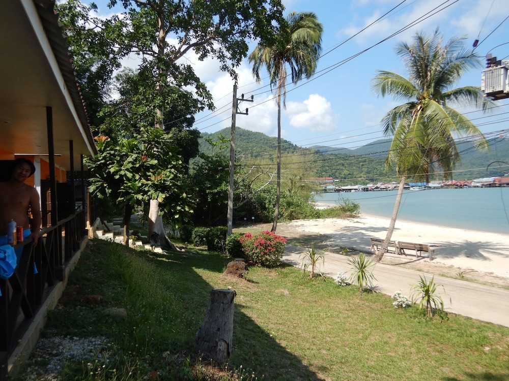 Cliff Cottage Resort 44/75